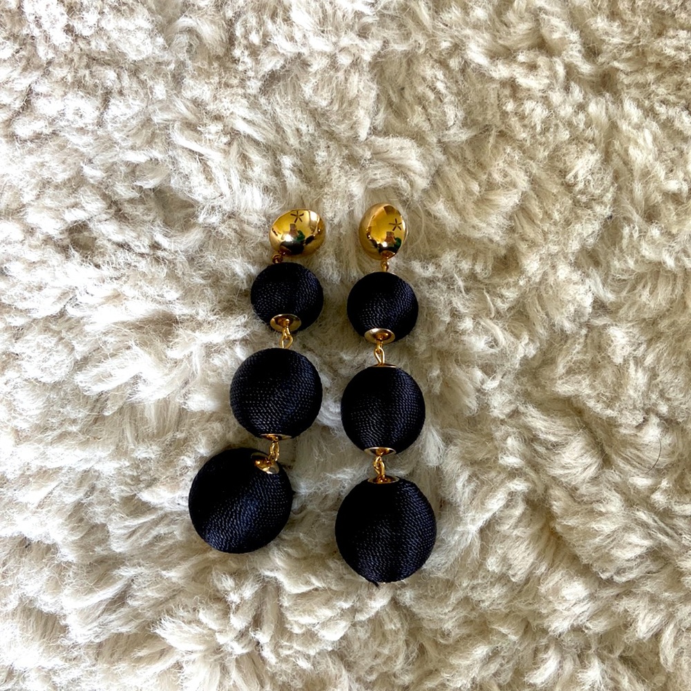 NWOT Black and Gold Color Stylish Earrings